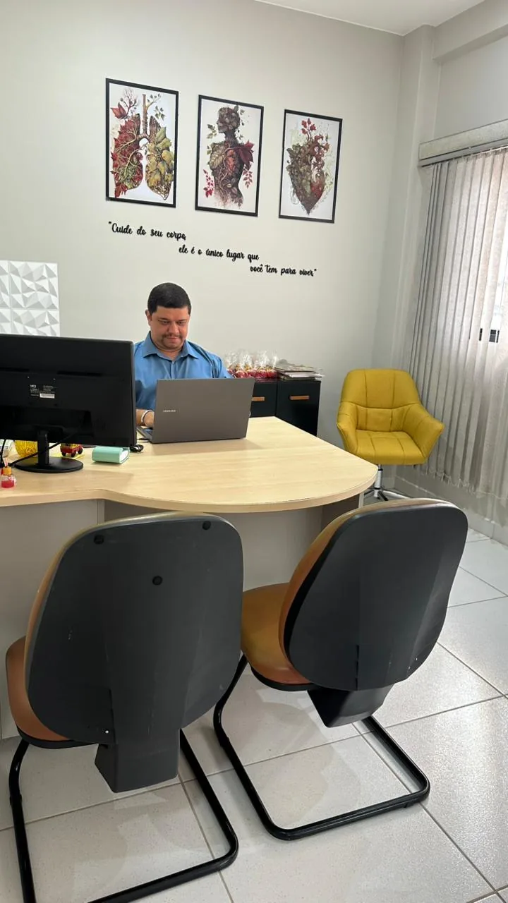Consultório de Neuropsicologia em Brasília - Sala de Atendimento 1 Sala de atendimento para avaliação neuropsicológica no consultório Wagner Washington em Brasília - Ambiente 1